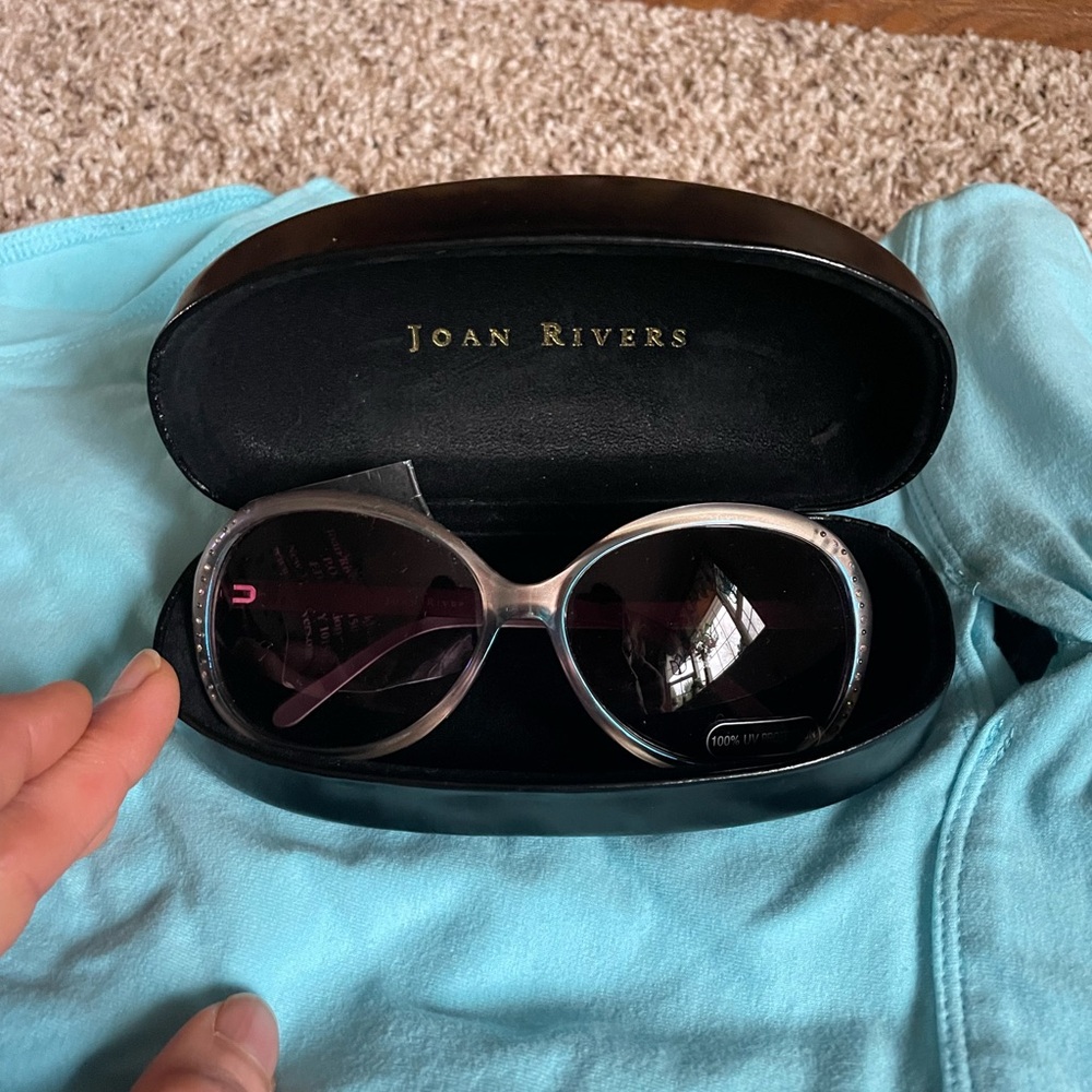 Joan Rivers women’s iridescent sunglasses with hard shell case